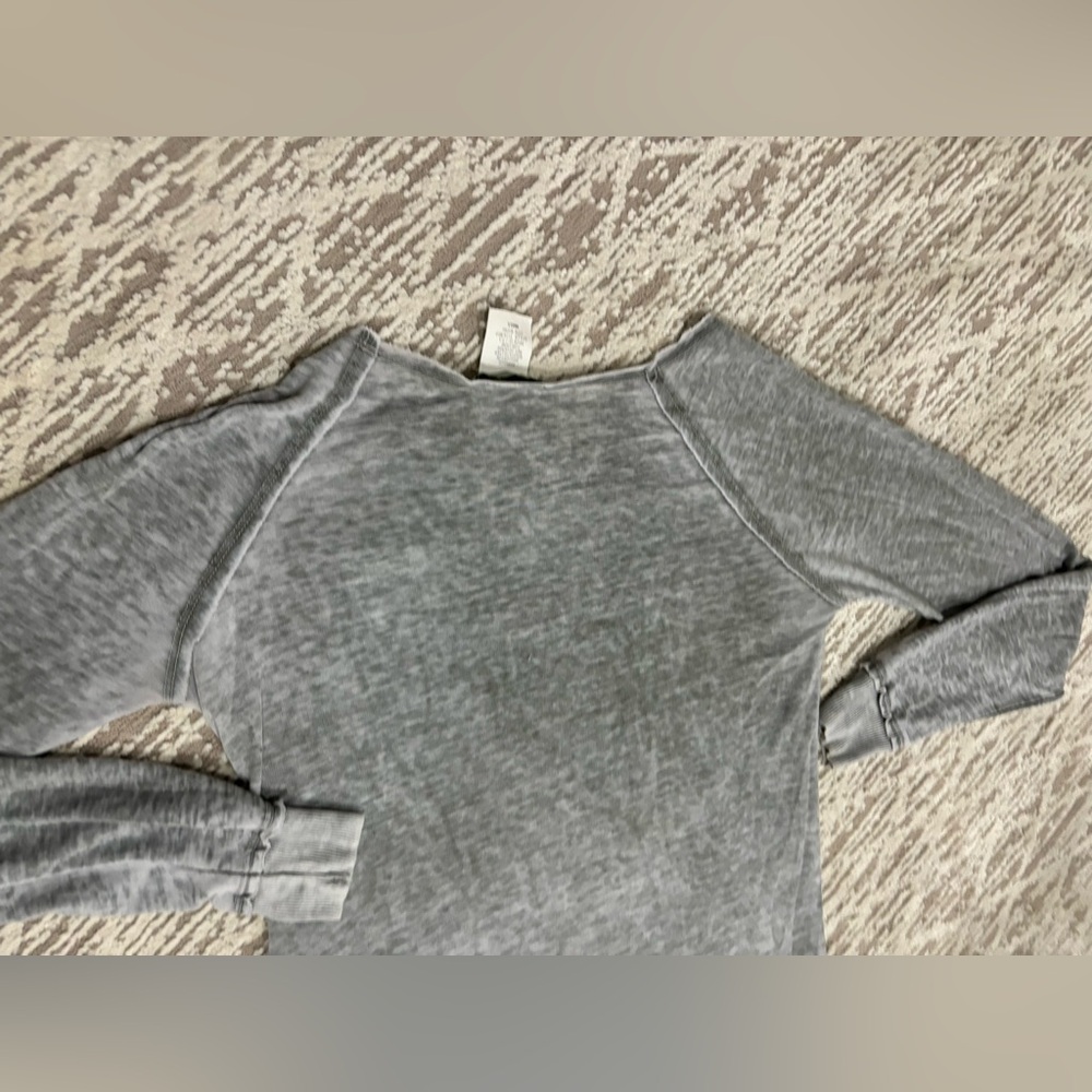 Burnt Out / Distressed Pullover.  Small - Picture 12 of 13